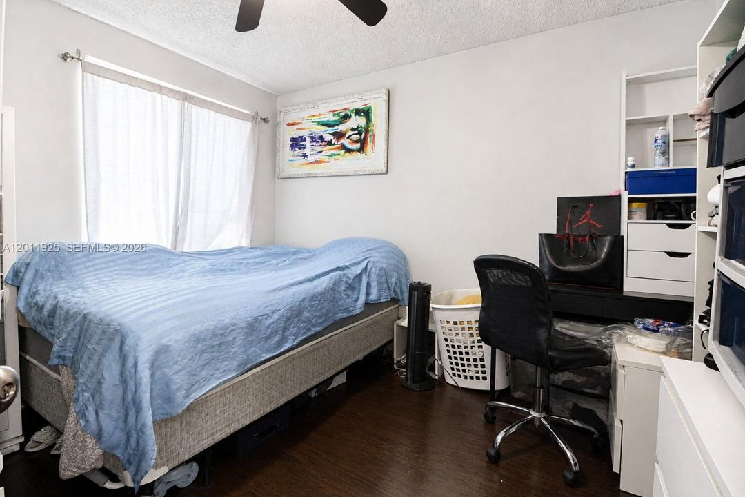 Activo con contrato: $730,000 (4 camas, 2 baños, 2062 Pies cuadrados)
