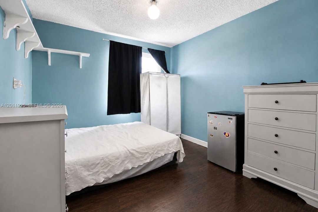 Activo con contrato: $730,000 (4 camas, 2 baños, 2062 Pies cuadrados)
