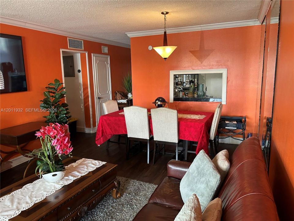 Active With Contract: $174,900 (2 beds, 2 baths, 1000 Square Feet)