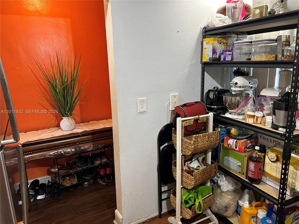 Active With Contract: $174,900 (2 beds, 2 baths, 1000 Square Feet)
