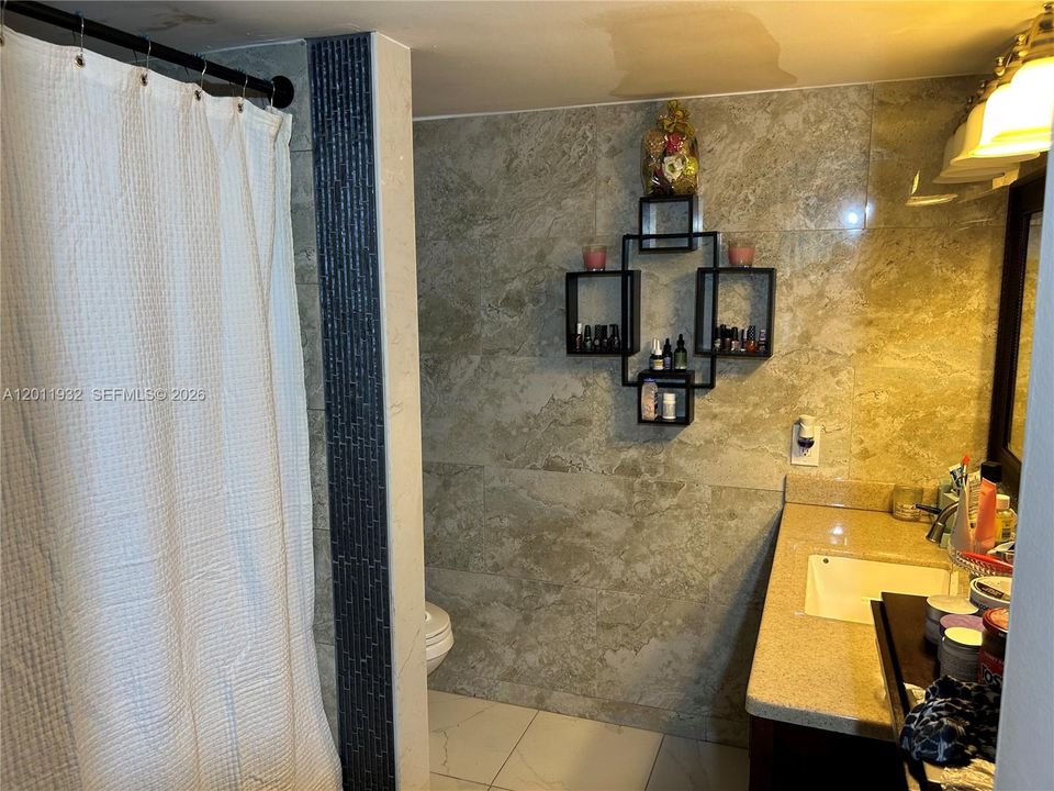 Active With Contract: $174,900 (2 beds, 2 baths, 1000 Square Feet)