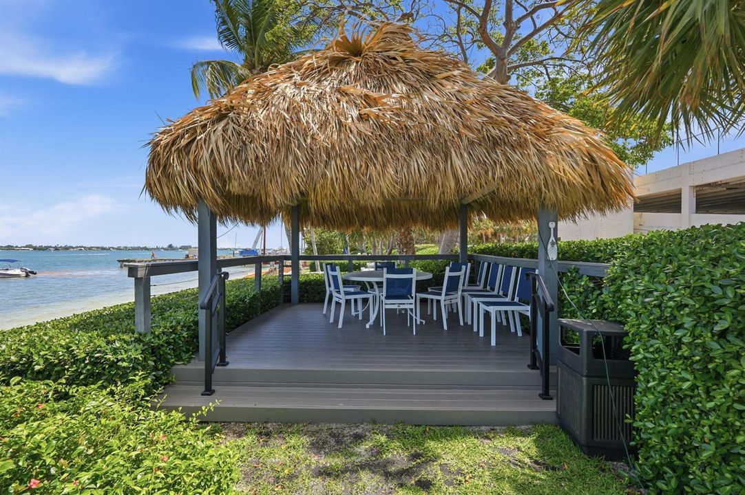 Tiki Hut