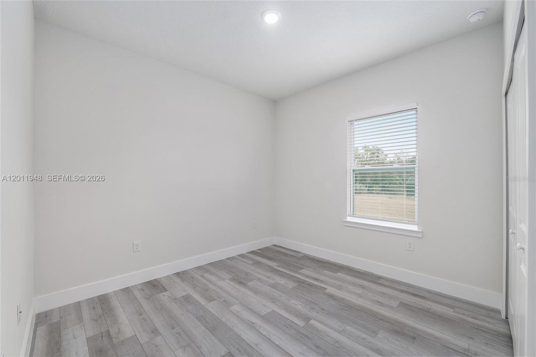 Activo con contrato: $349,900 (4 camas, 3 baños, 1942 Pies cuadrados)