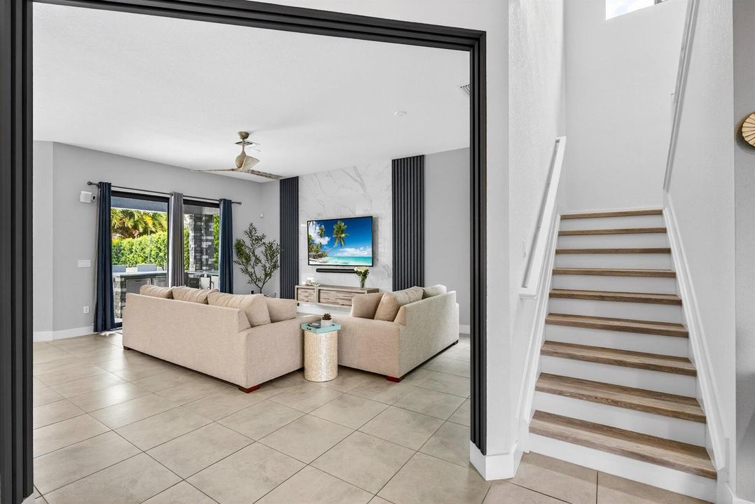 Entry Living room