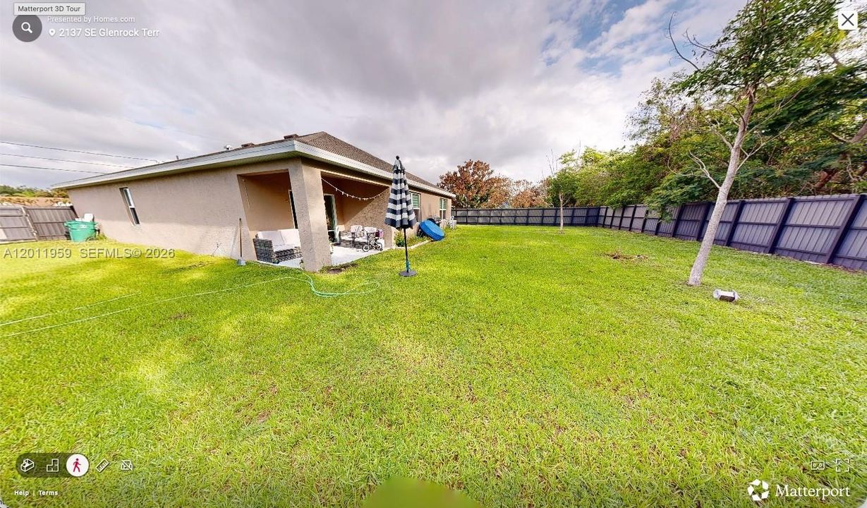 For Rent: $2,300 (3 beds, 2 baths, 1827 Square Feet)