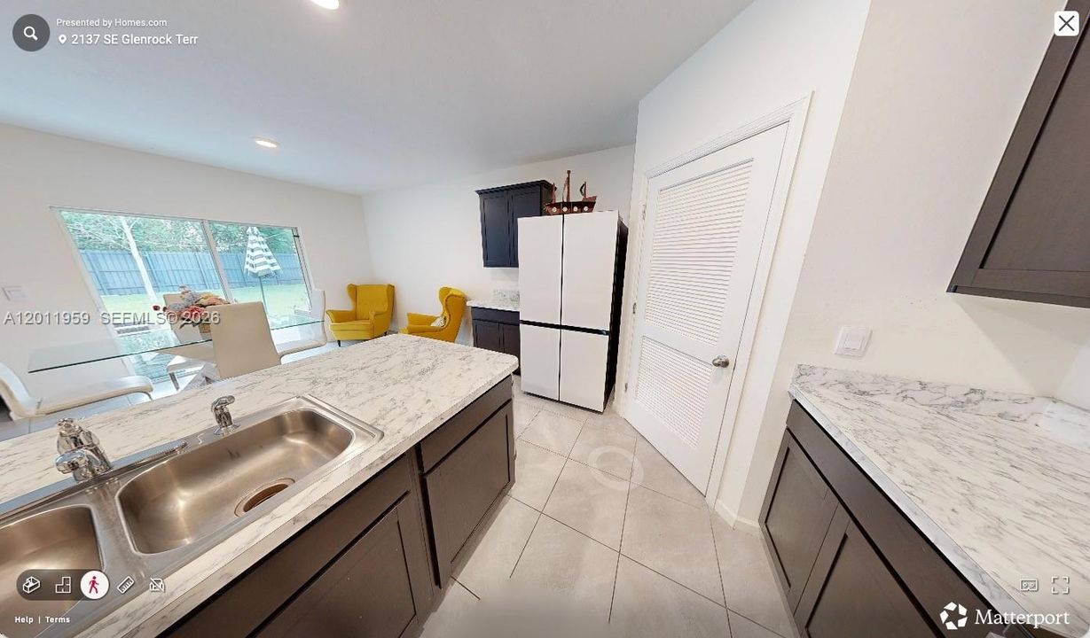 For Rent: $2,300 (3 beds, 2 baths, 1827 Square Feet)