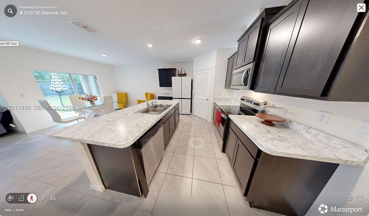 For Rent: $2,300 (3 beds, 2 baths, 1827 Square Feet)