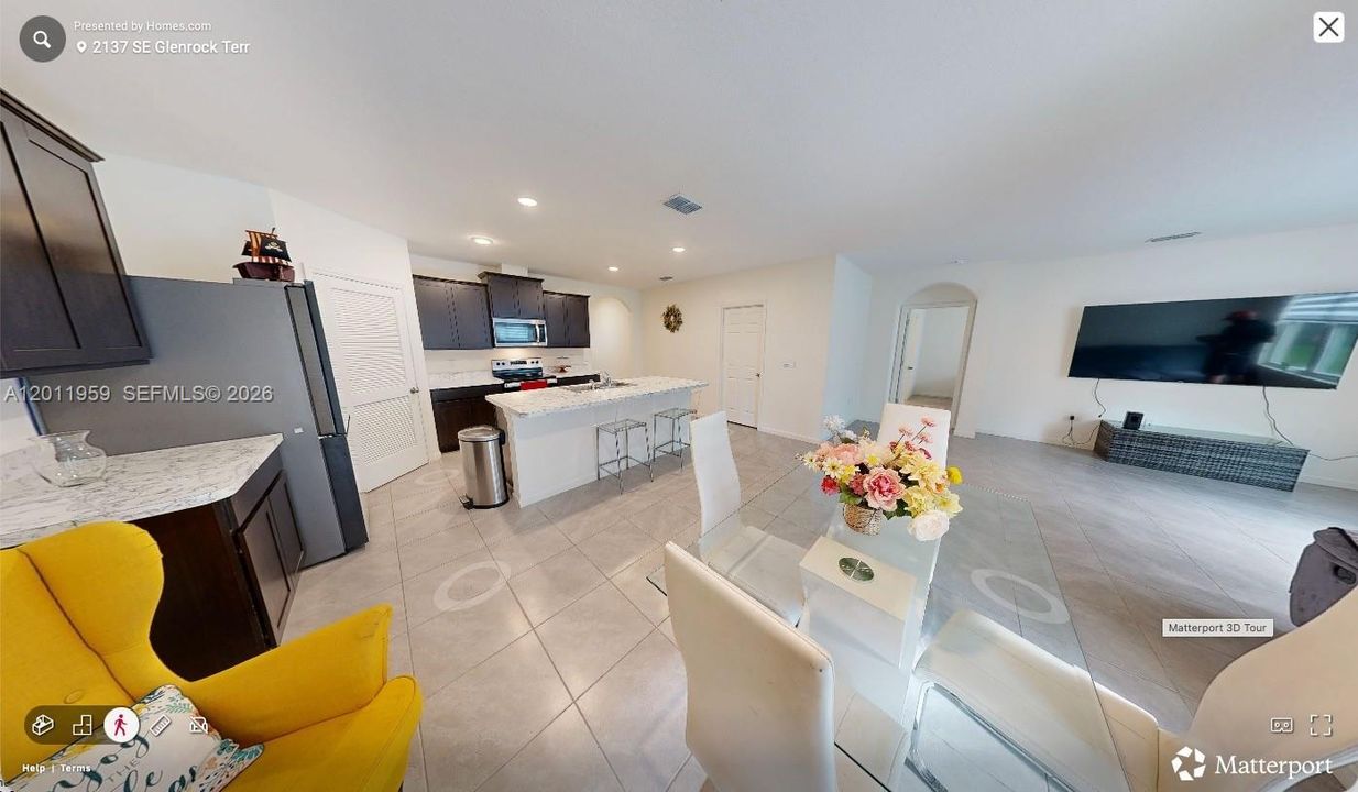 For Rent: $2,300 (3 beds, 2 baths, 1827 Square Feet)