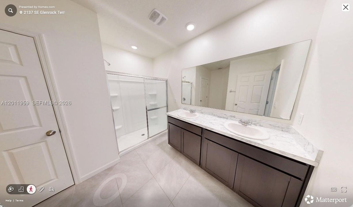For Rent: $2,300 (3 beds, 2 baths, 1827 Square Feet)