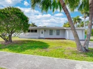Active With Contract: $498,000 (3 beds, 2 baths, 1227 Square Feet)