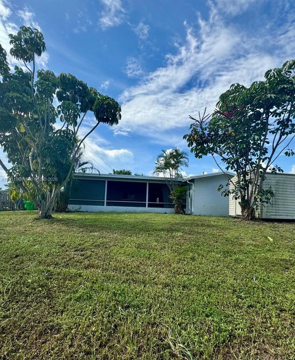 Active With Contract: $498,000 (3 beds, 2 baths, 1227 Square Feet)