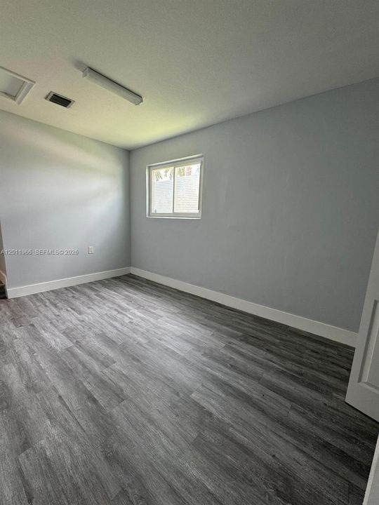 Active With Contract: $498,000 (3 beds, 2 baths, 1227 Square Feet)