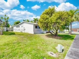 Active With Contract: $498,000 (3 beds, 2 baths, 1227 Square Feet)