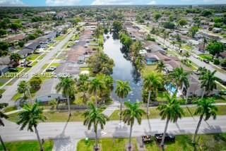 Active With Contract: $498,000 (3 beds, 2 baths, 1227 Square Feet)
