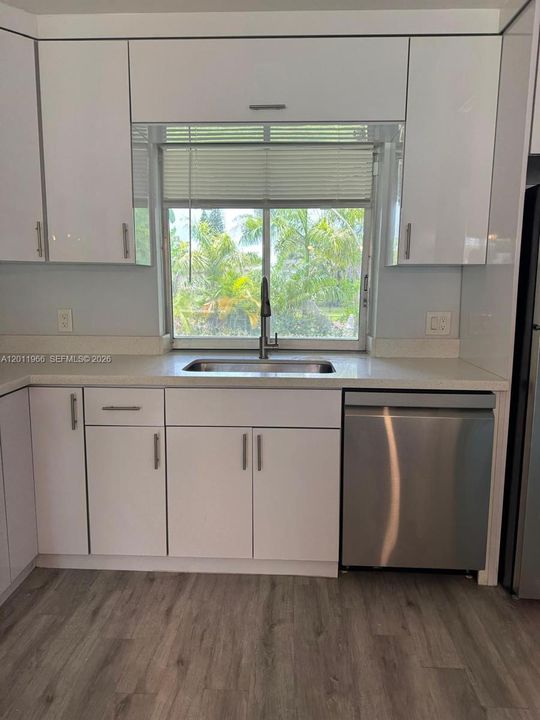 Active With Contract: $498,000 (3 beds, 2 baths, 1227 Square Feet)