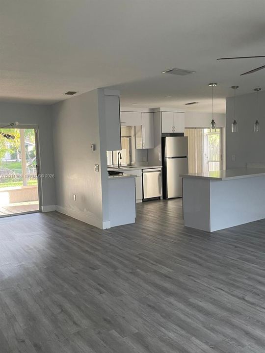 Active With Contract: $498,000 (3 beds, 2 baths, 1227 Square Feet)