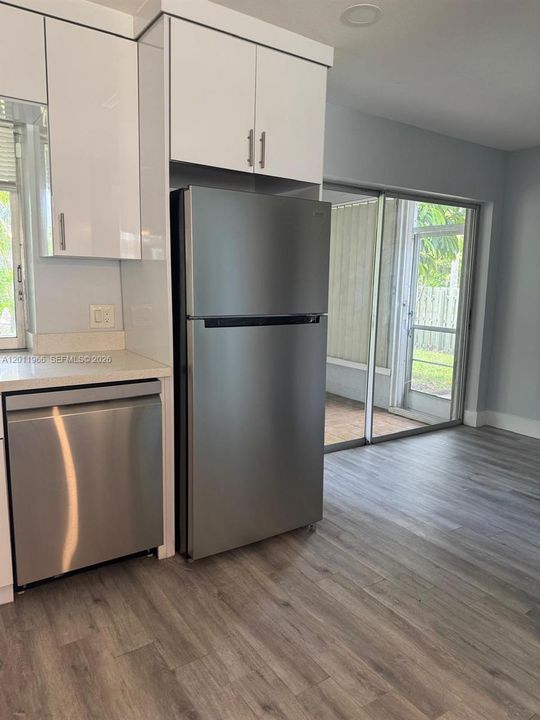 Active With Contract: $498,000 (3 beds, 2 baths, 1227 Square Feet)