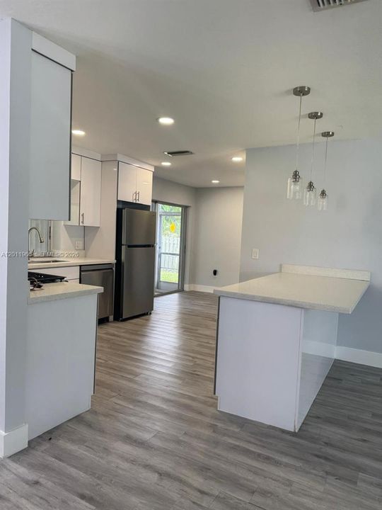 Active With Contract: $498,000 (3 beds, 2 baths, 1227 Square Feet)