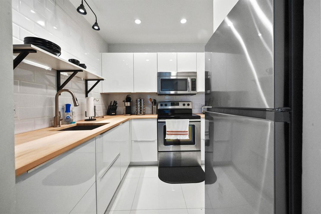 14 Kitchen 02