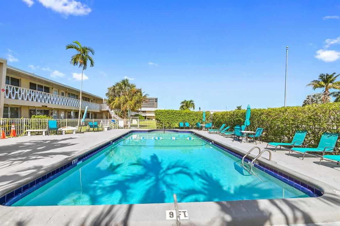 20 pool 01
