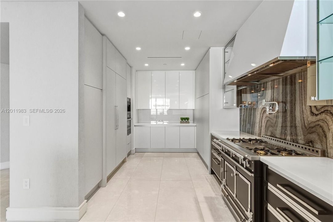 For Sale: $7,200,000 (4 beds, 5 baths, 2987 Square Feet)