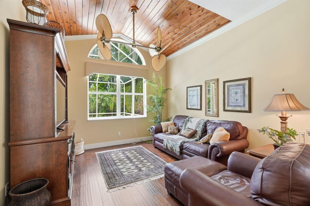 43-web-or-mls-6483_SE_Wild_Olive_Lane_04