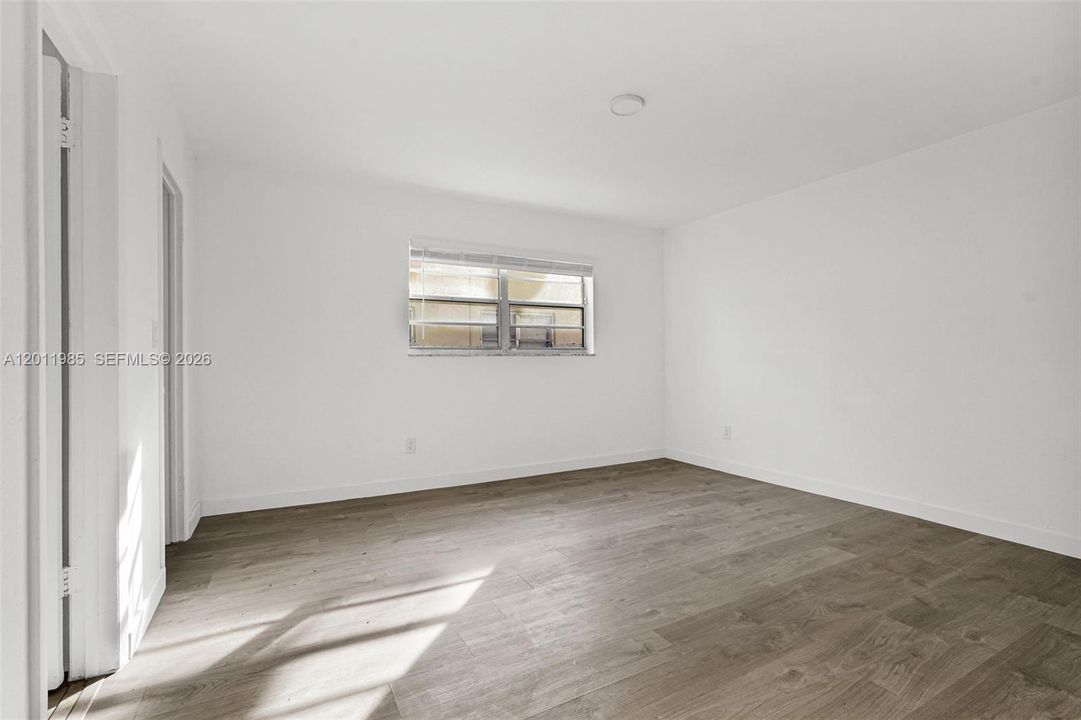 Activo con contrato: $1,600 (1 camas, 1 baños, 1000 Pies cuadrados)