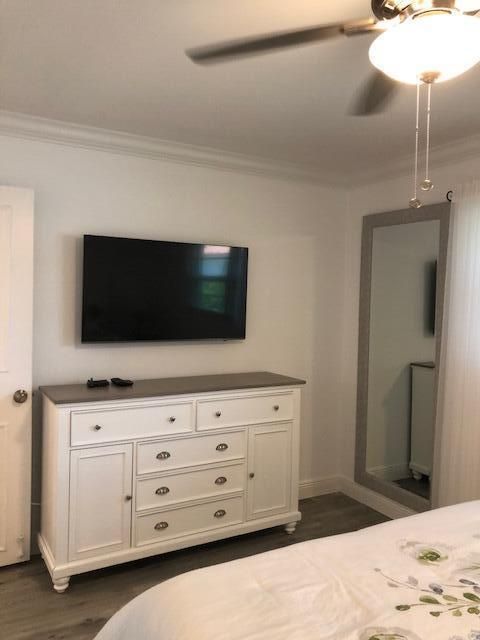 Q8 g bed dresser