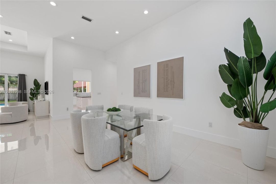 Recently Sold: $2,200,000 (4 beds, 5 baths, 3567 Square Feet)