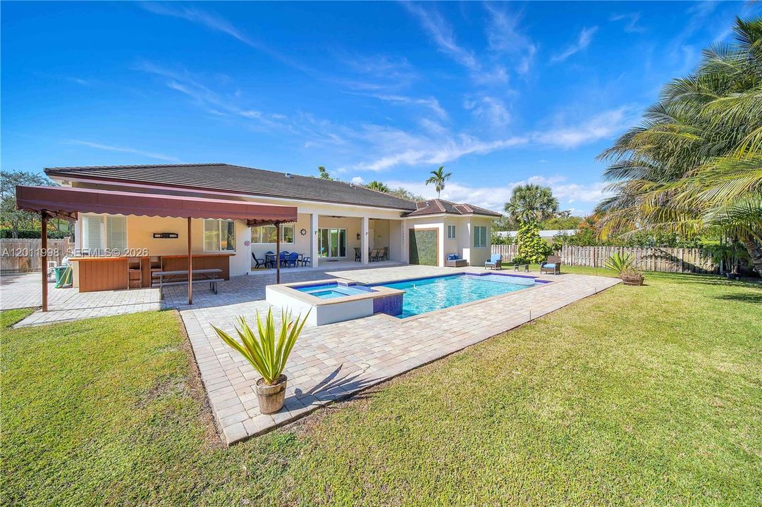 Recently Sold: $2,200,000 (4 beds, 5 baths, 3567 Square Feet)