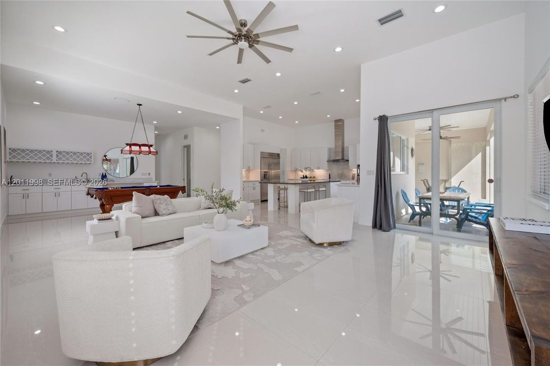 Recently Sold: $2,200,000 (4 beds, 5 baths, 3567 Square Feet)