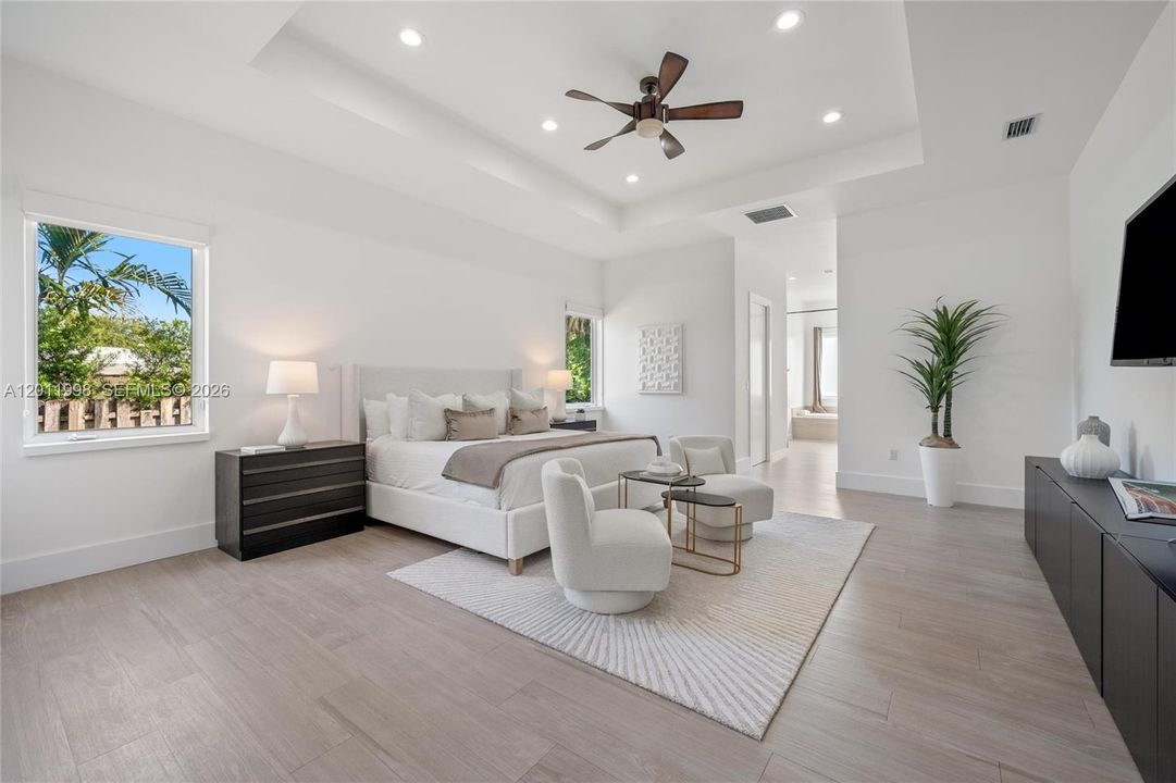Recently Sold: $2,200,000 (4 beds, 5 baths, 3567 Square Feet)