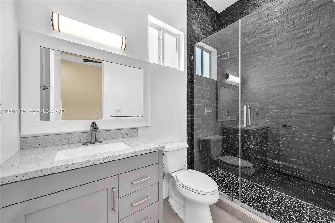 Recently Sold: $2,200,000 (4 beds, 5 baths, 3567 Square Feet)