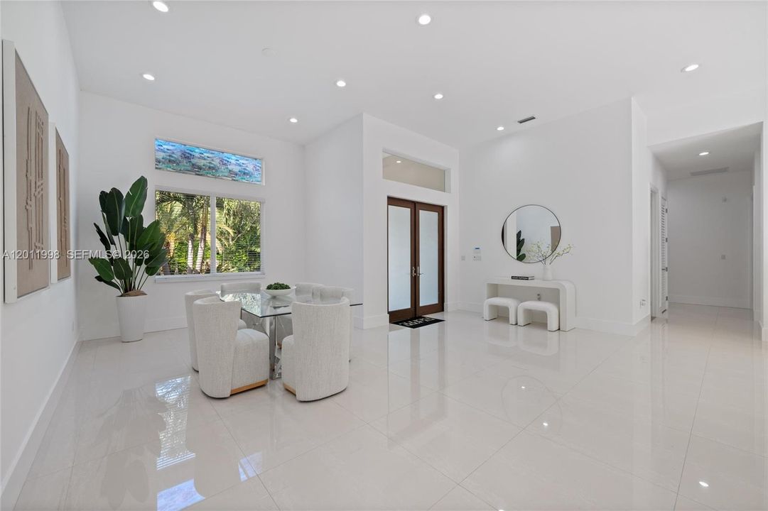 Recently Sold: $2,200,000 (4 beds, 5 baths, 3567 Square Feet)