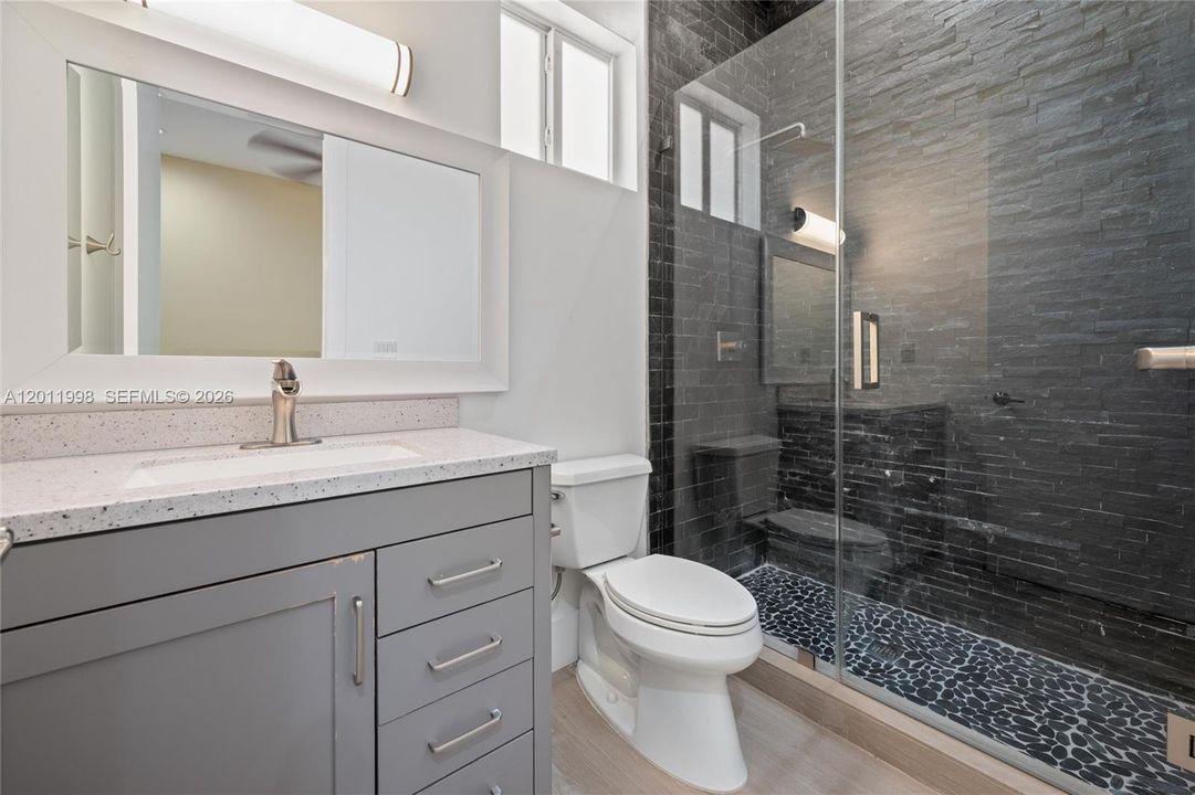 Recently Sold: $2,200,000 (4 beds, 5 baths, 3567 Square Feet)