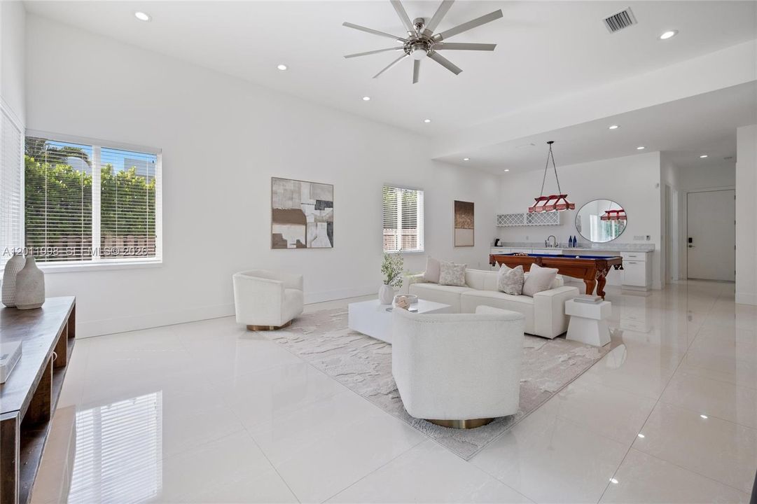 Recently Sold: $2,200,000 (4 beds, 5 baths, 3567 Square Feet)