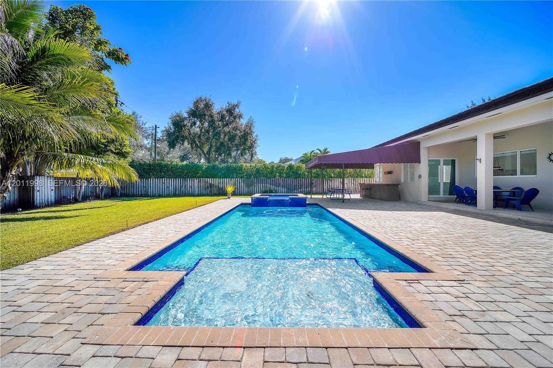 Recently Sold: $2,200,000 (4 beds, 5 baths, 3567 Square Feet)