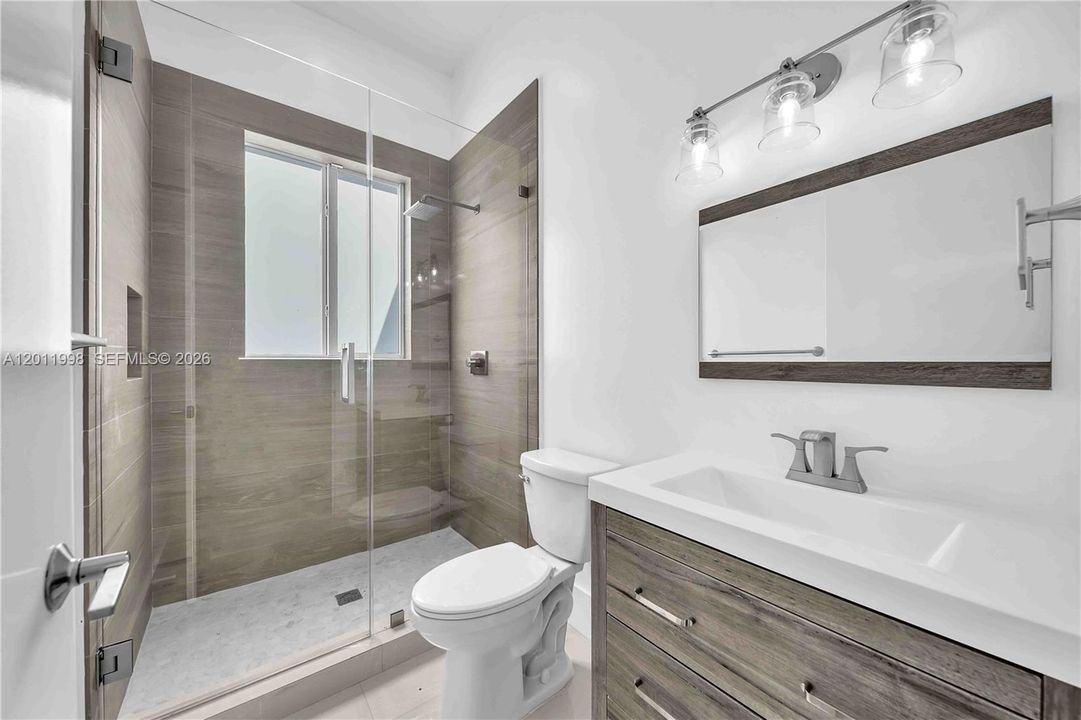Recently Sold: $2,200,000 (4 beds, 5 baths, 3567 Square Feet)