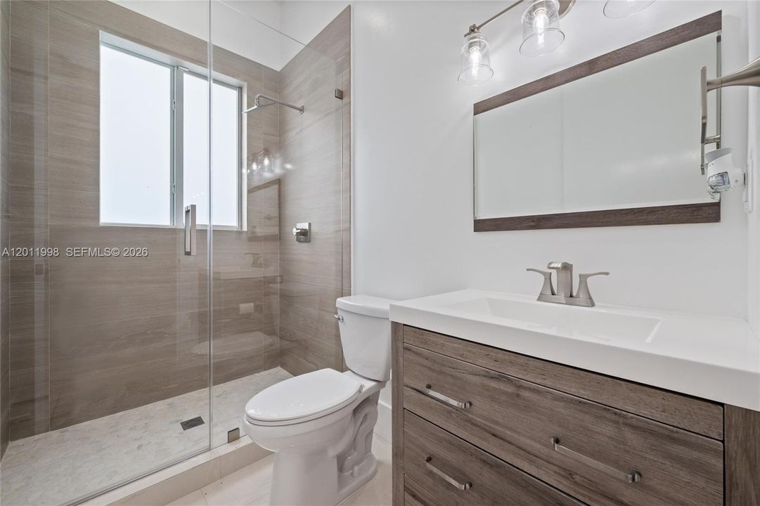 Recently Sold: $2,200,000 (4 beds, 5 baths, 3567 Square Feet)