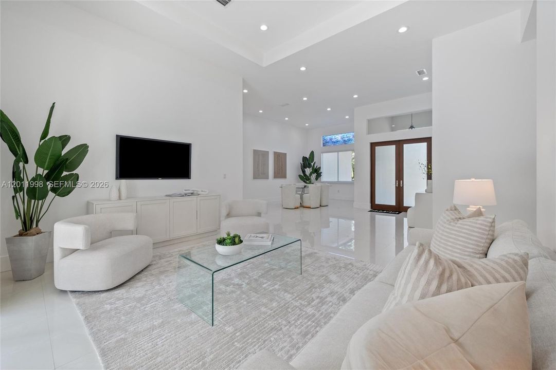 Recently Sold: $2,200,000 (4 beds, 5 baths, 3567 Square Feet)
