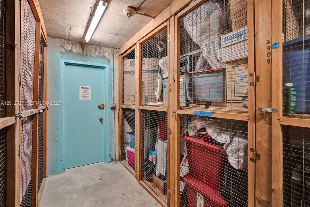 For Sale: $190,000 (1 beds, 1 baths, 775 Square Feet)