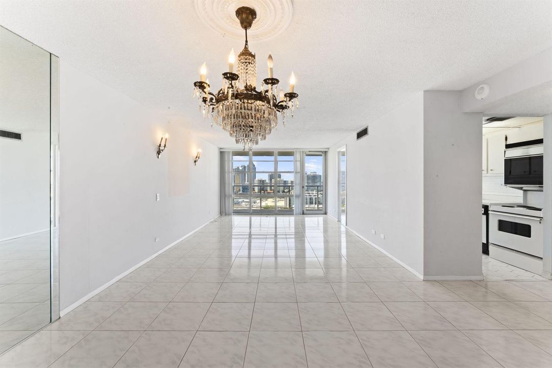 3-web-or-mls-230-174th-st-2402