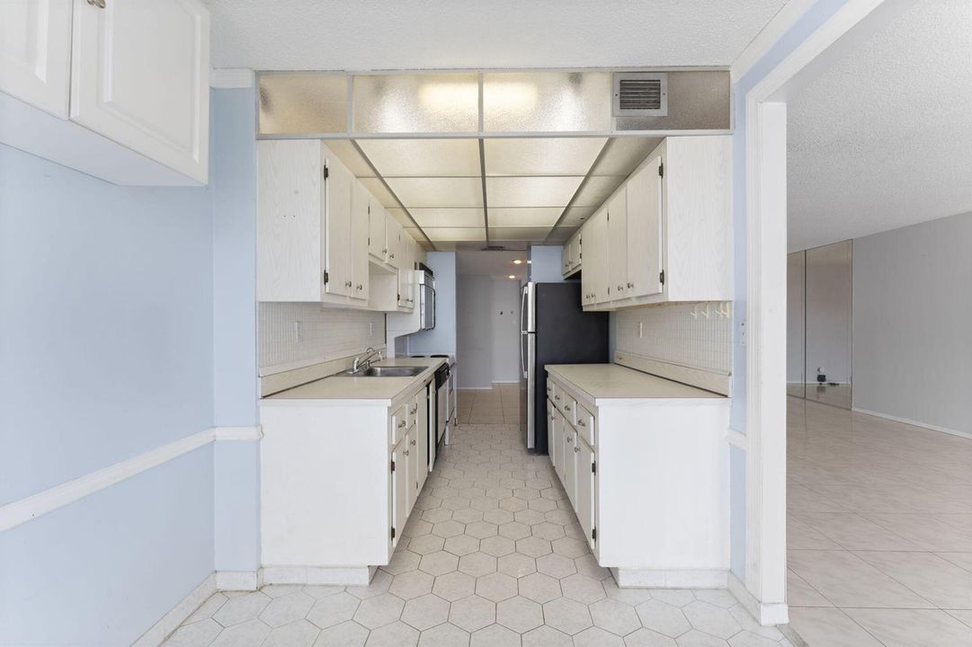 8-web-or-mls-230-174th-st-2402