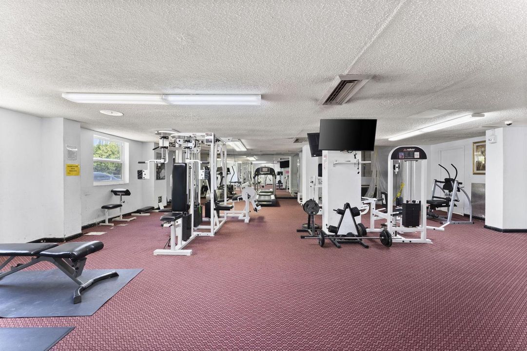 29-web-or-mls-230-174th-st-2402