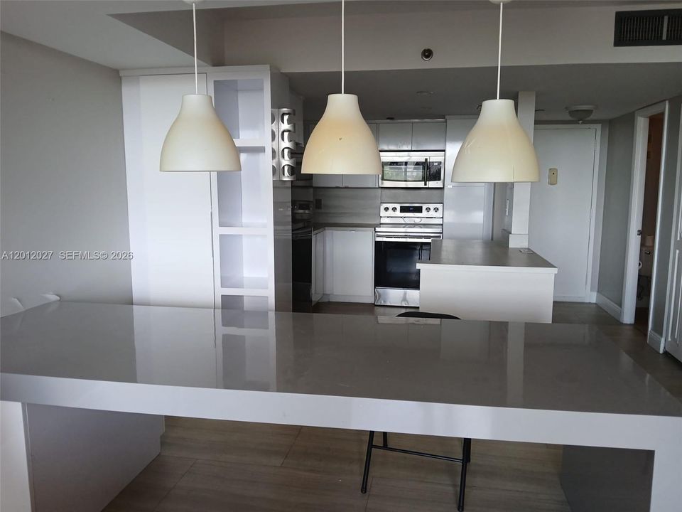 Activo con contrato: $1,600 (1 camas, 1 baños, 780 Pies cuadrados)