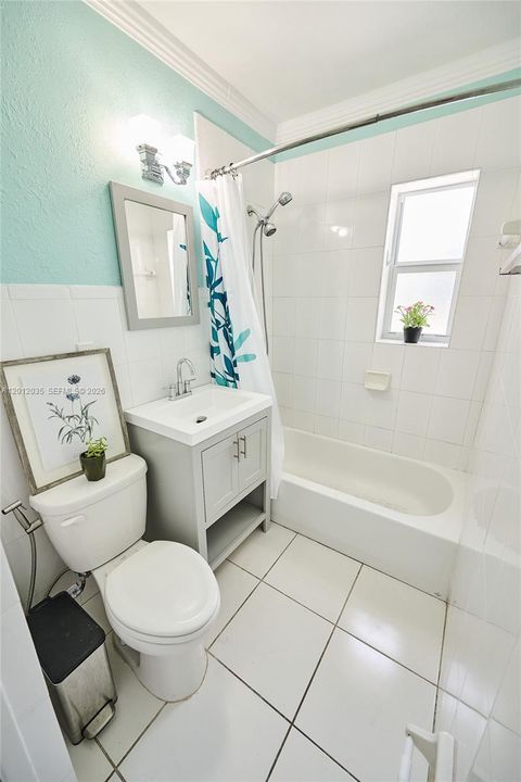 Active With Contract: $537,000 (2 beds, 1 baths, 759 Square Feet)