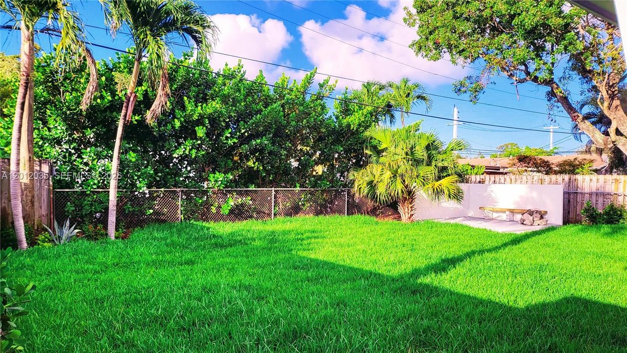 Active With Contract: $537,000 (2 beds, 1 baths, 759 Square Feet)