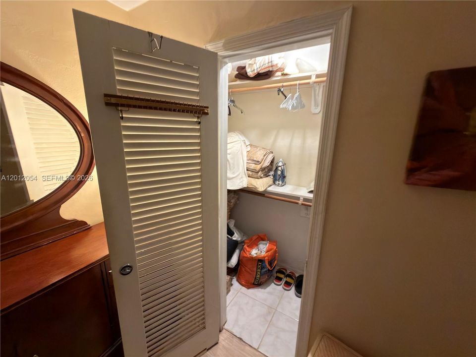 En Venta: $250,000 (2 camas, 1 baños, 1002 Pies cuadrados)
