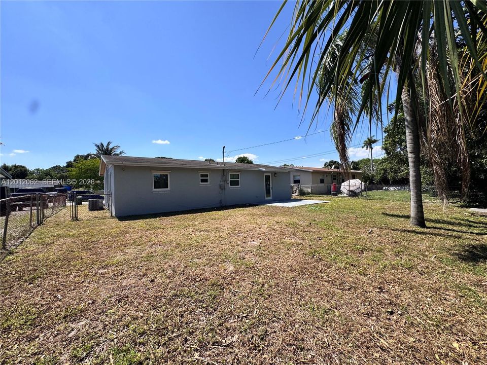 En Venta: $365,500 (2 camas, 1 baños, 916 Pies cuadrados)
