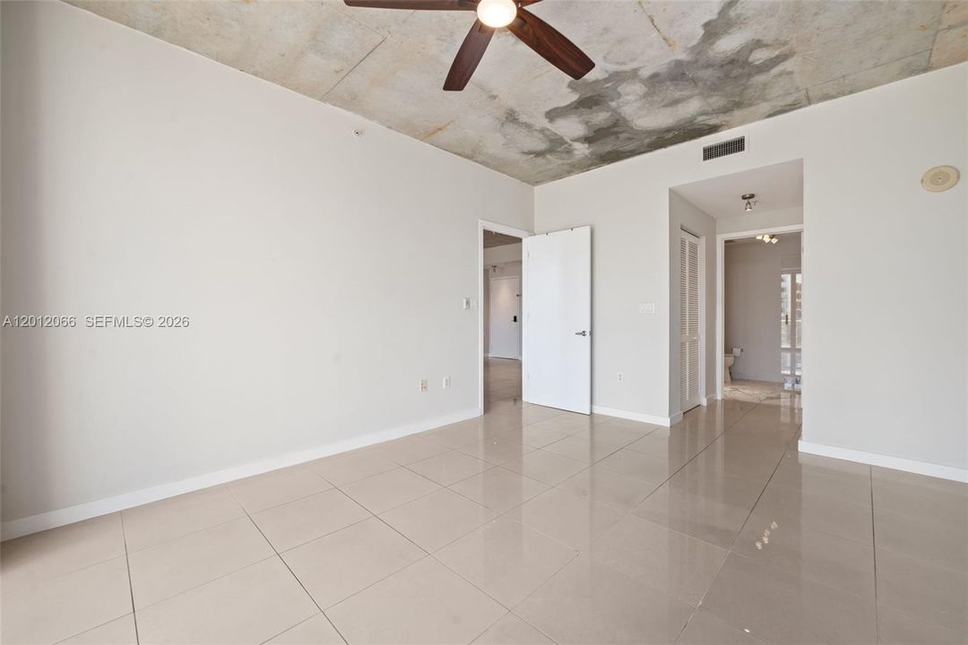 For Sale: $662,000 (2 beds, 2 baths, 1088 Square Feet)